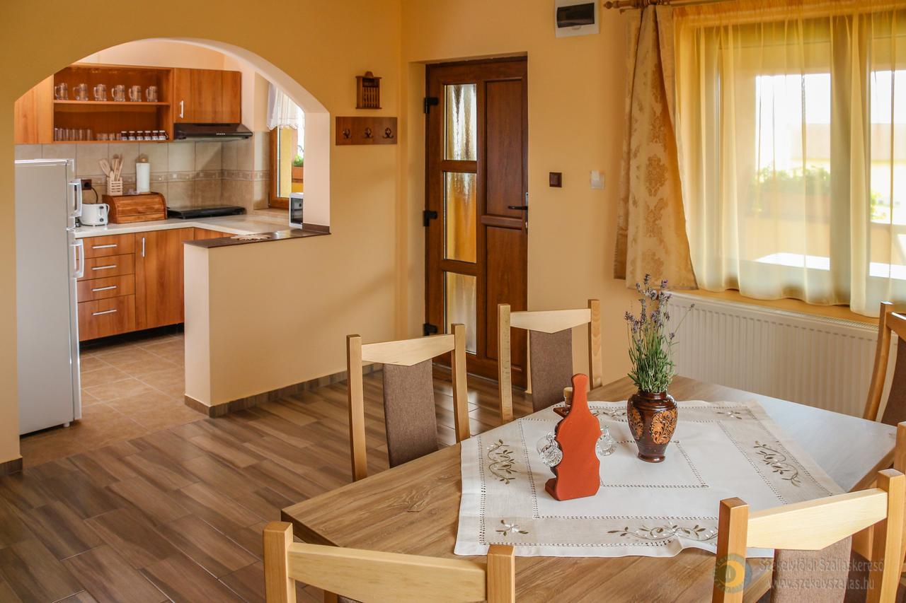 Apartamente Mano Apartmanok Praid Exteriér fotografie
